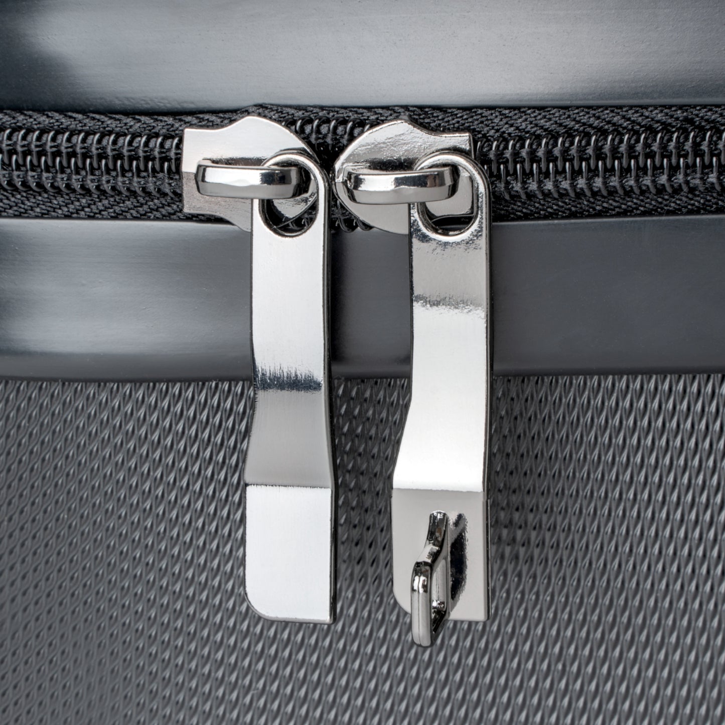 🧳 WYAOTR Rolling Suitcase “Packed heavy with dreams and deadlines.”